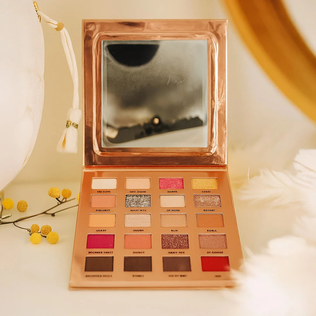 Customized Glam21 Muse 20 Color Eyeshadow Palette.