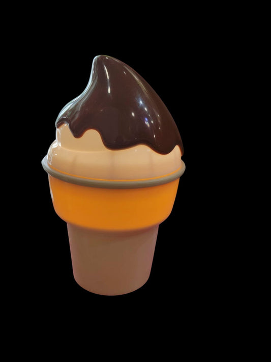 Personalized ice cream lamp