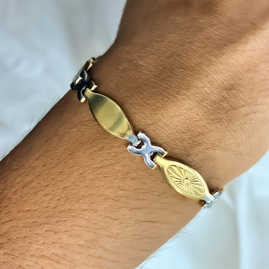 Personalized Golden Chain Bracelet for Men.