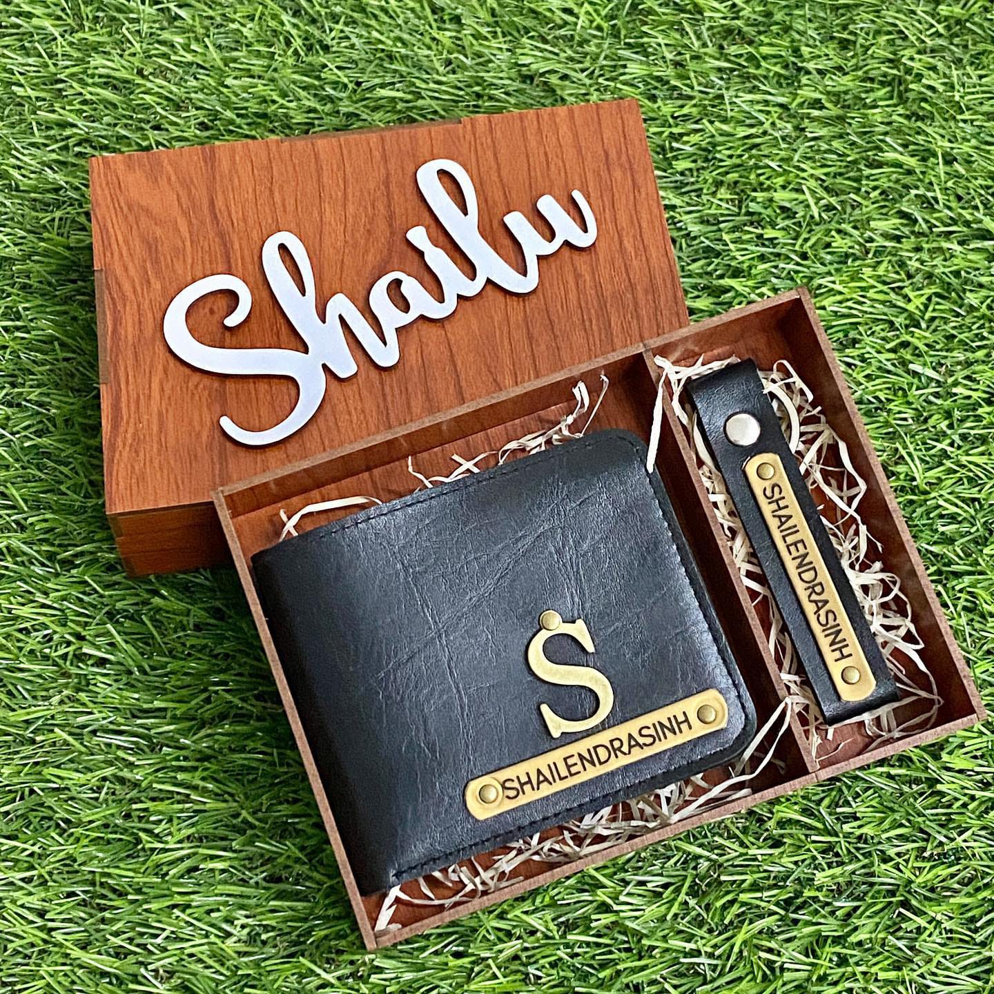 Customize Leather Wallet + Keychain With Wooden Box
