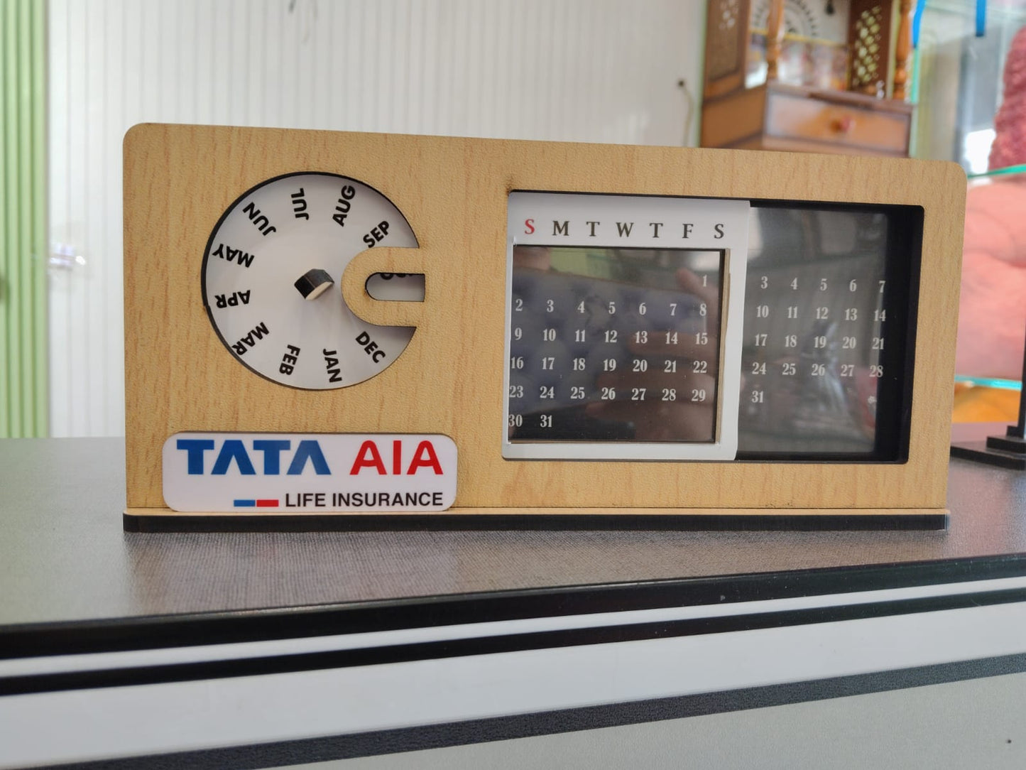 Wooden Perpetual Desk Calendar with Pen Holder 3 Compartments
