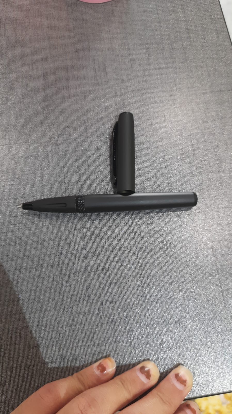 customized new type of black pen