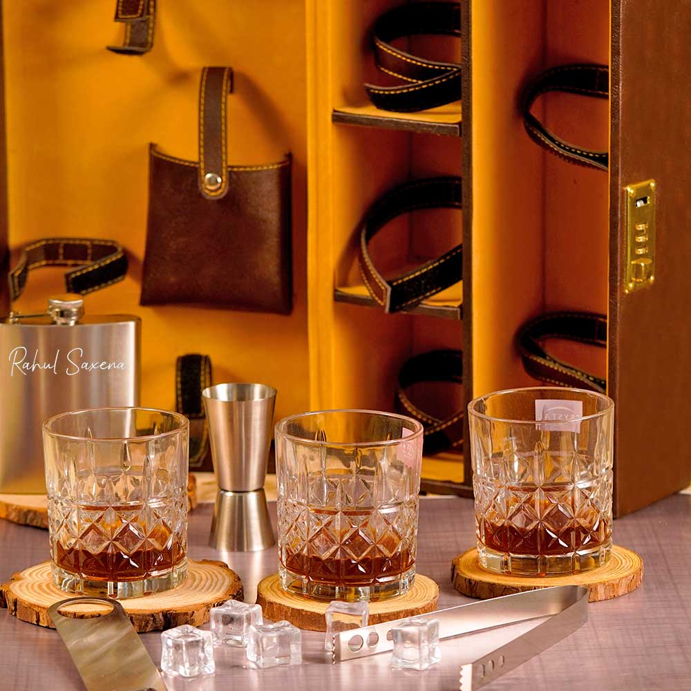Brown Portable Wine Bar Set
